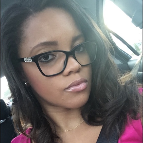 Posher Tiara is going LIVE POSH SHOW - Picture 2 of 3